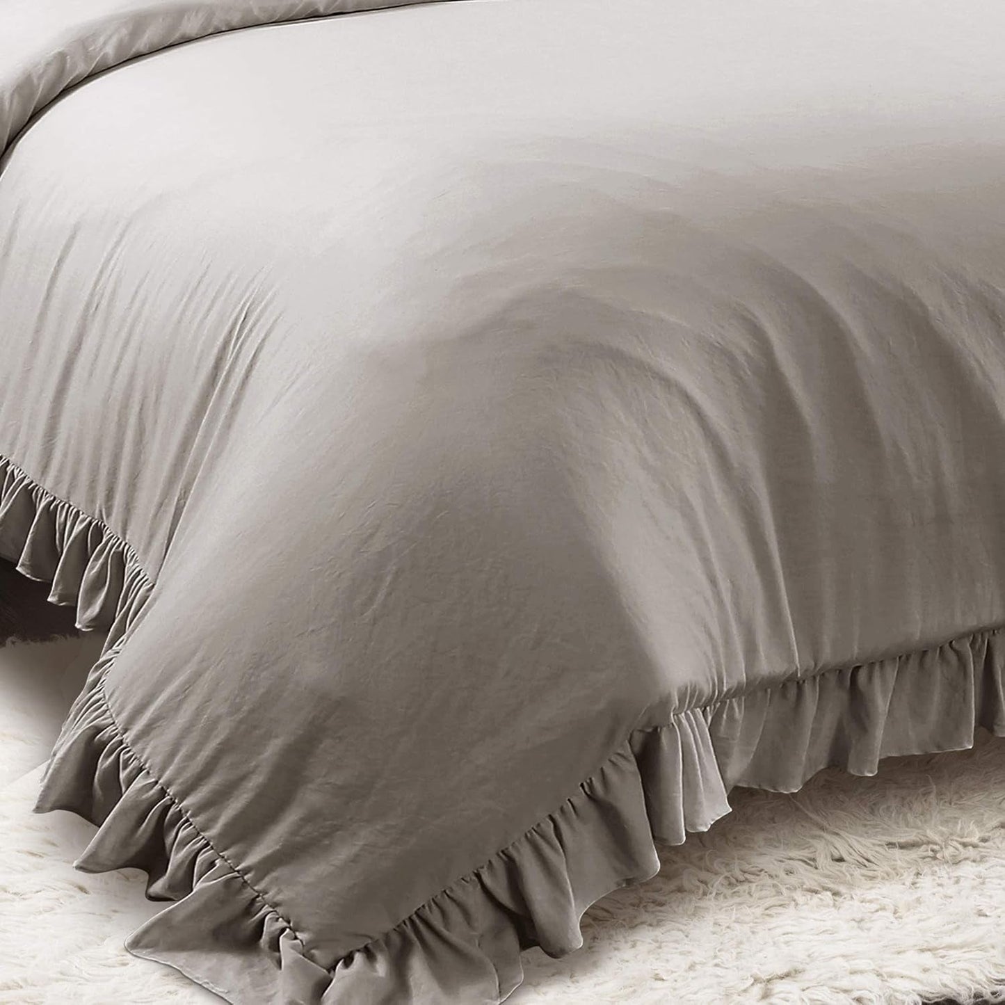 Reyna Ruffle Comforter Set - 3 Piece Cozy Ruffled Bedding Set - Timeless Elegance and Comfort for Dorm Room - Full/ Queen, Gray